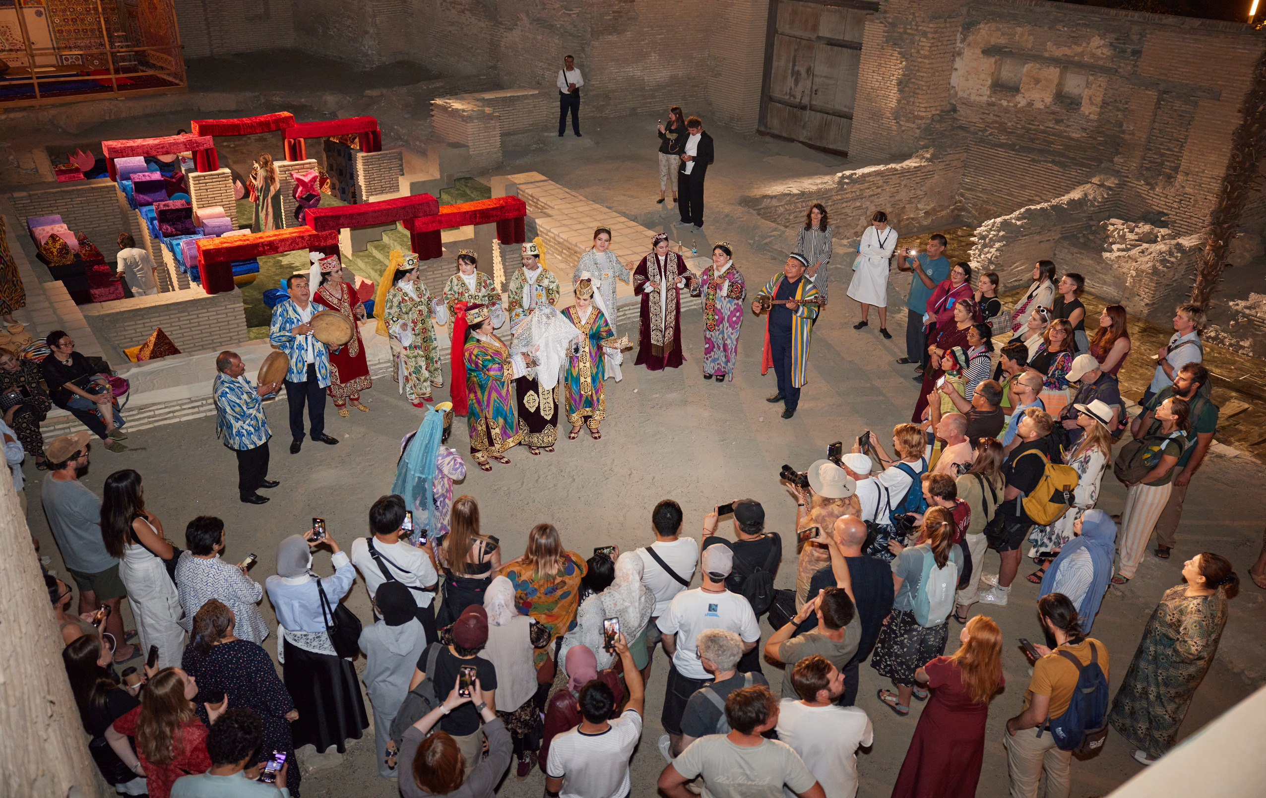 Bukhara Peace Agency — Anna Lublina in collaboration with the musicians of Bukhara Philharmonic Orchestra and Sozandas of Bukhara
